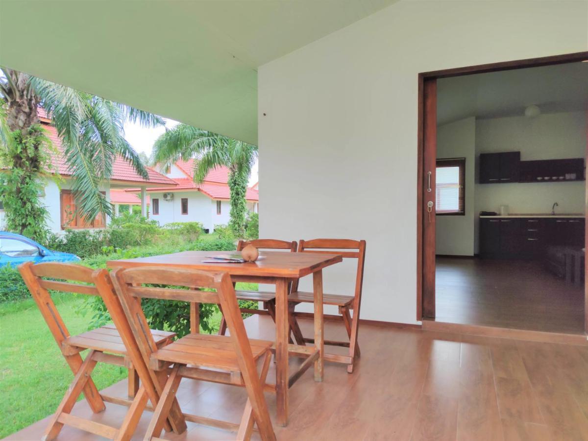 Armonia Village Resort And Spa Chumphon Exterior foto